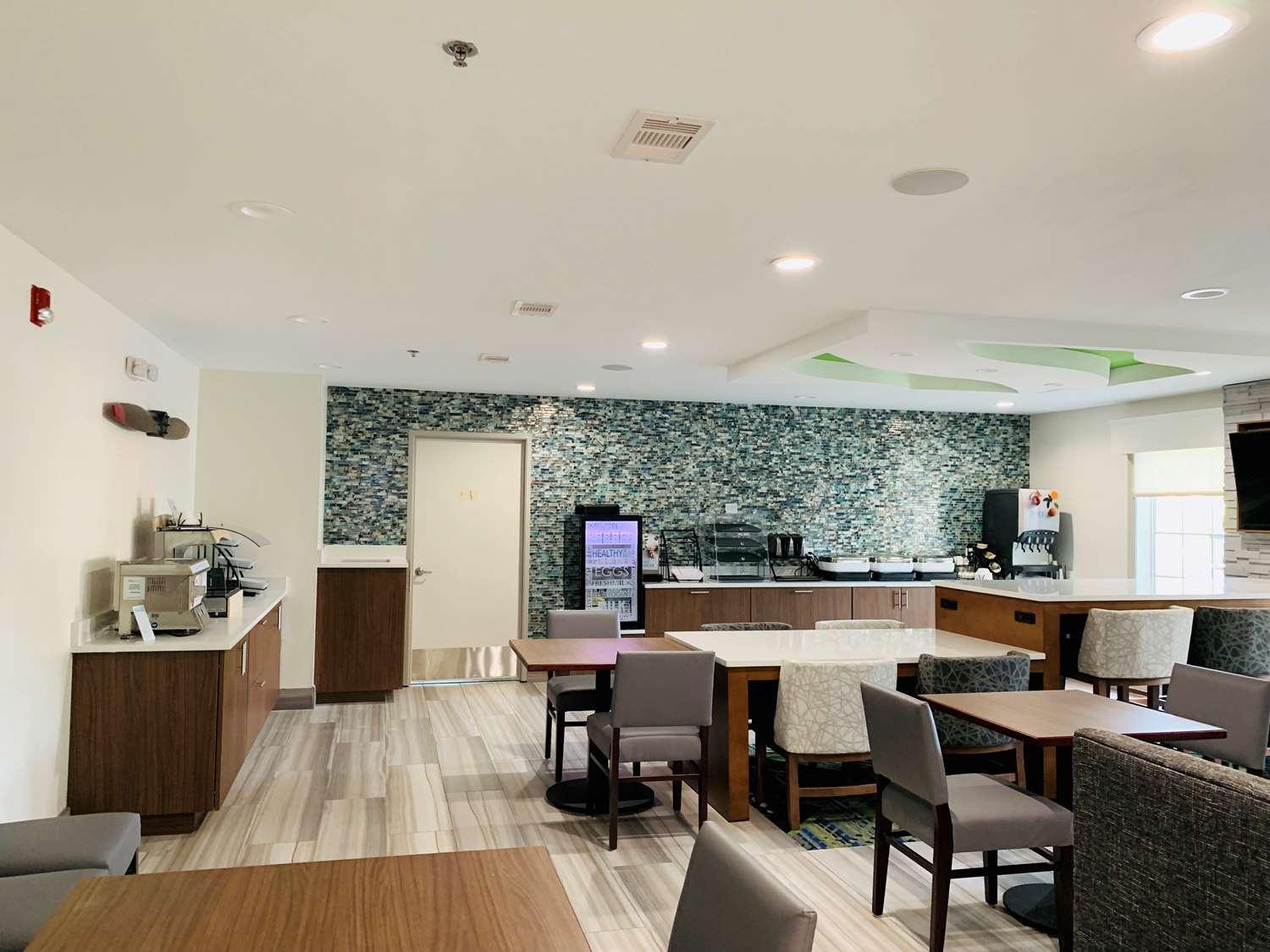尼斯维尔埃格林afb 假日快捷酒店 外观 照片